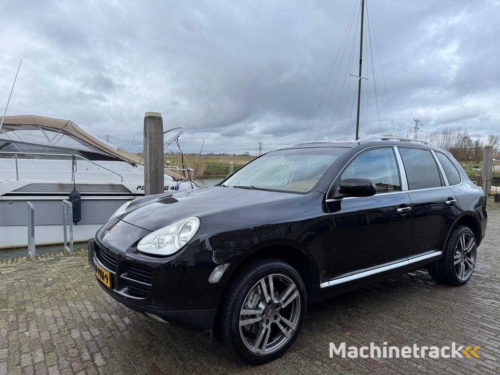 Porsche Cayenne 4.5 S  97-PVN-9