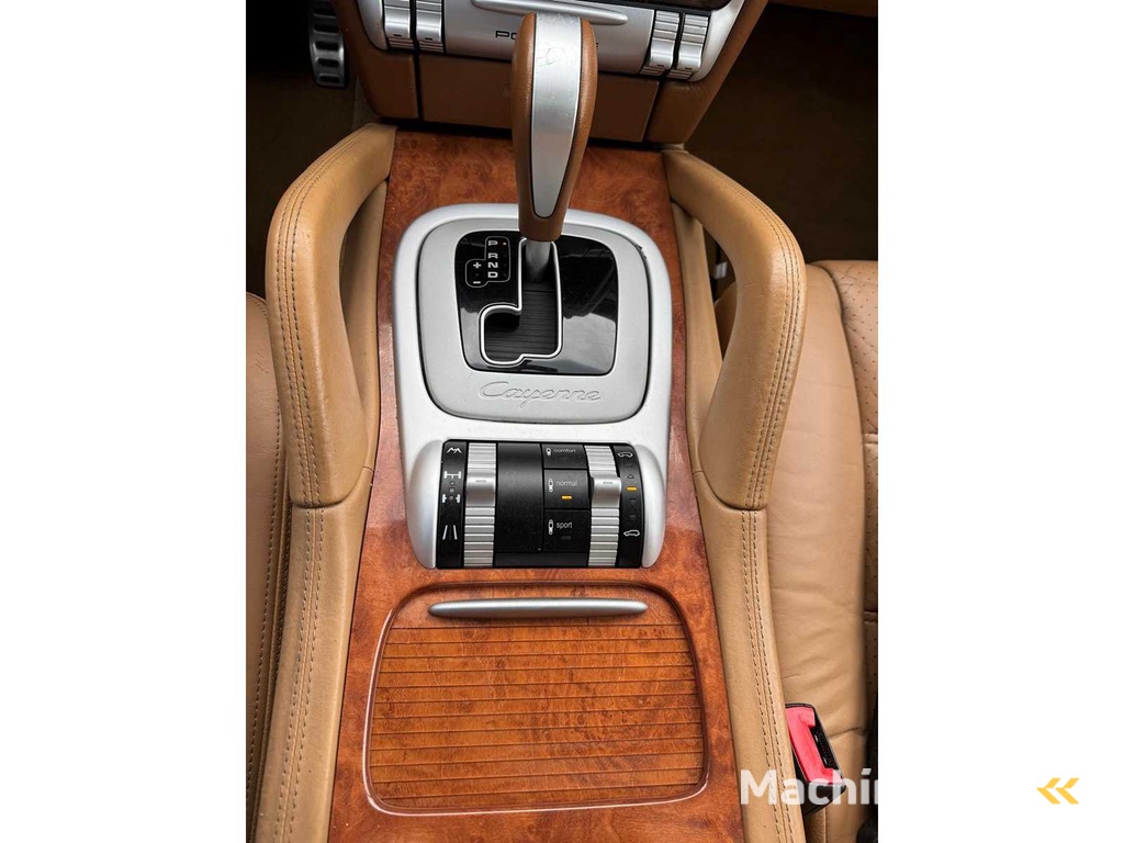 Porsche Cayenne 4.5 S  97-PVN-9