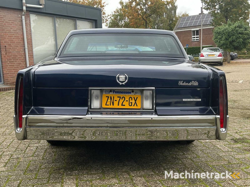 1990 Cadillac Sedan de Ville 4.5 V8 Passenger Car ZN-72-GX