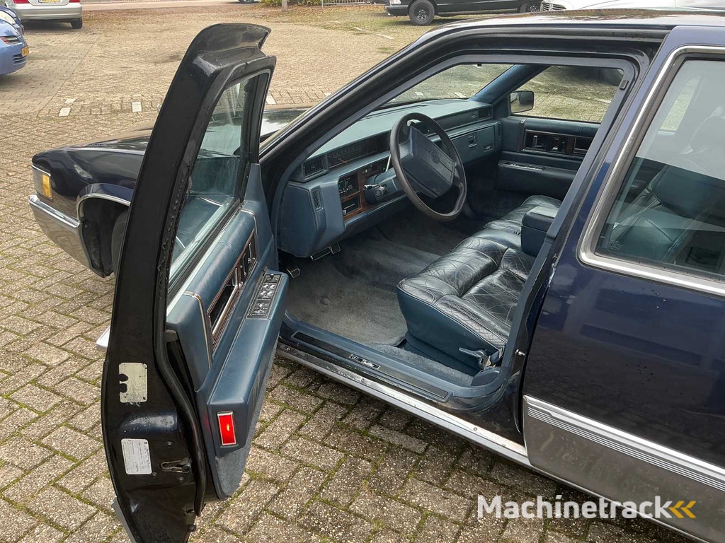 1990 Cadillac Sedan de Ville 4.5 V8 Passenger Car ZN-72-GX