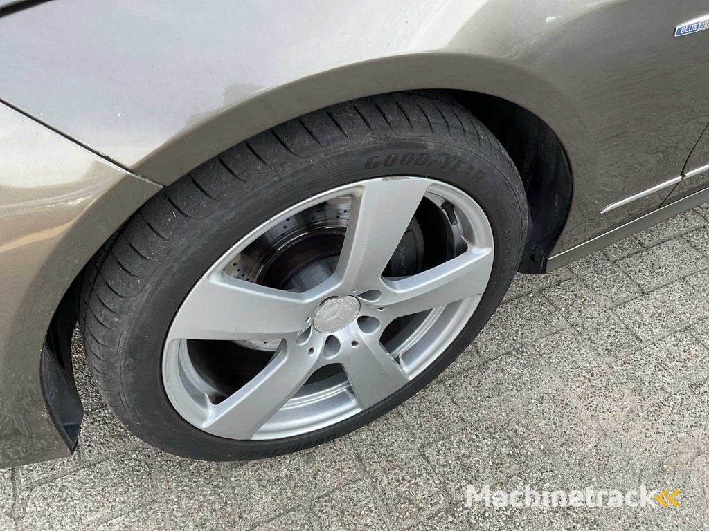 2011 Mercedes-Benz E-Klasse T-Modell 200 CGI Bns Cl. Av.g Pkw