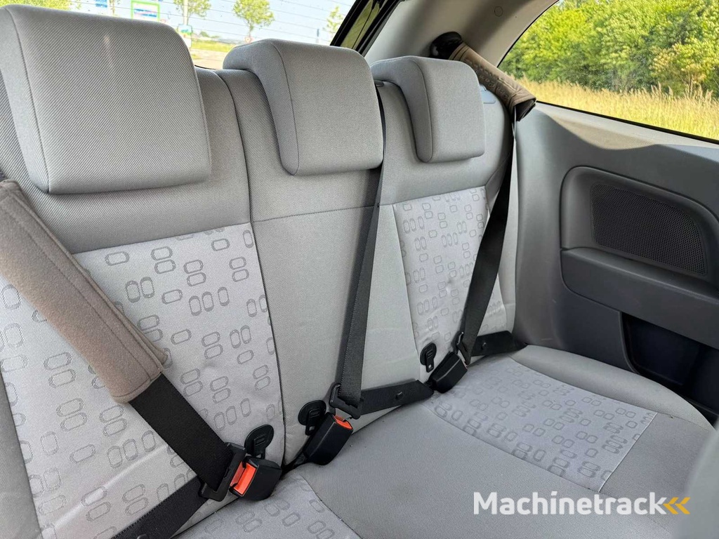 Ford Fiesta 1.4-16V Ambiente 98-PH-DJ