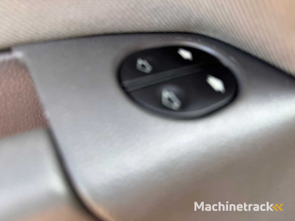 Ford Fiesta 1.4-16V Ambiente 98-PH-DJ