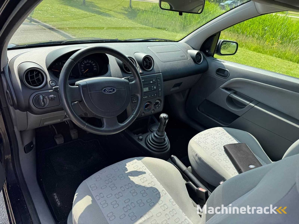 Ford Fiesta 1.4-16V Ambiente 98-PH-DJ