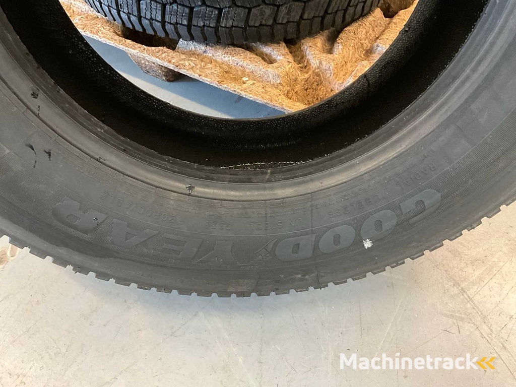 4x 315/60 R22.5 Runderneuerter LKW-Reifen