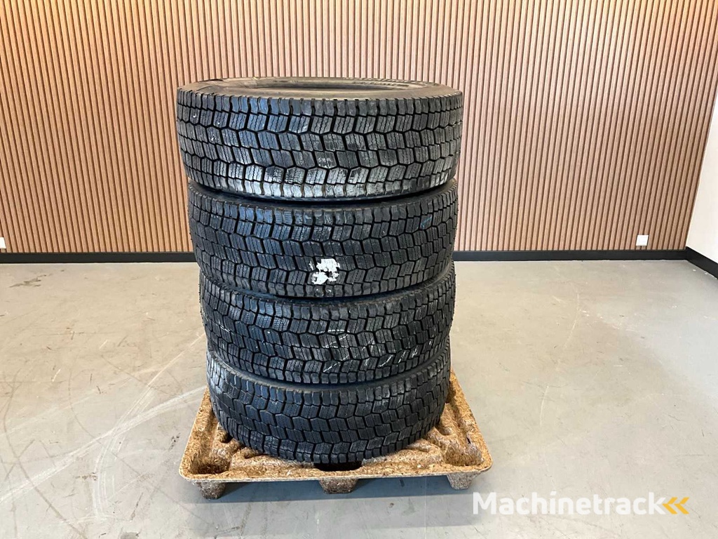 4x 315/60 R22.5 Runderneuerter LKW-Reifen