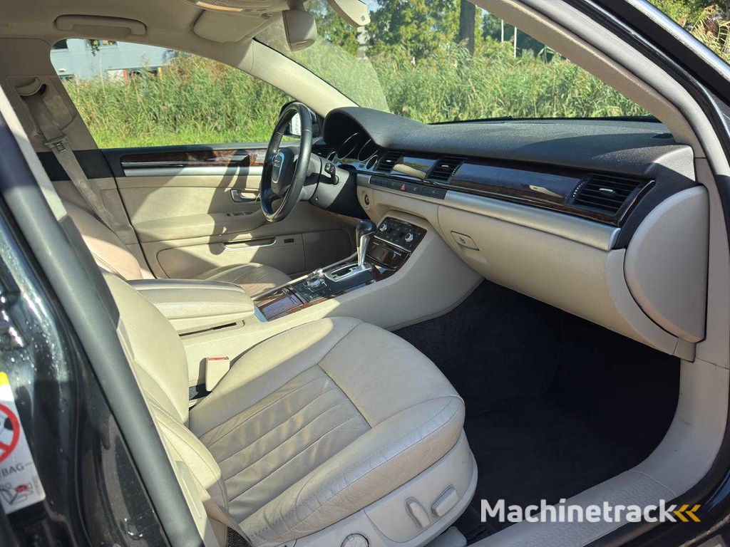 Audi A8 3.2 FSI Pro Line; 63-GFZ-6