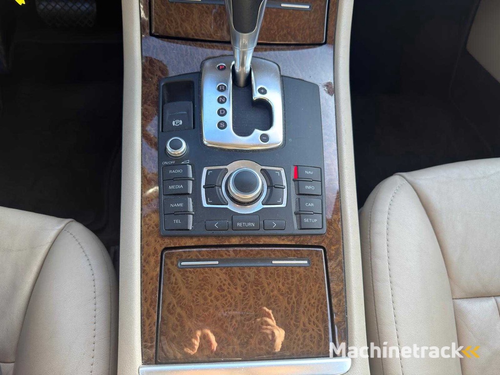 Audi A8 3.2 FSI Pro Line; 63-GFZ-6