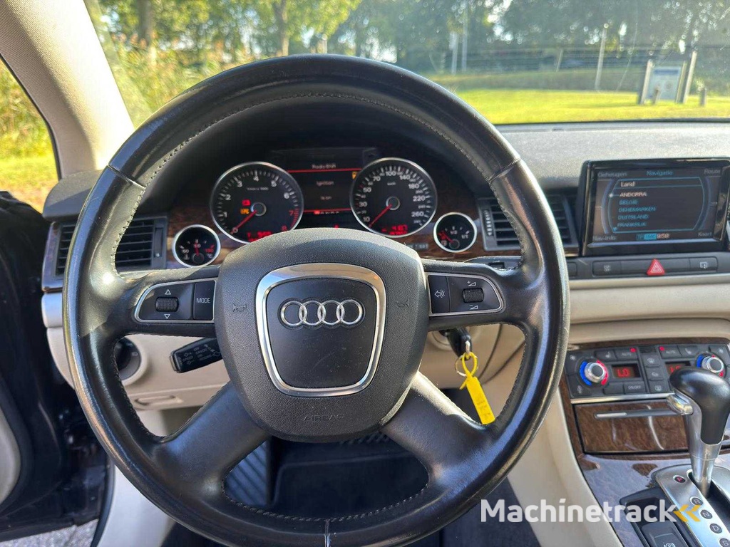 Audi A8 3.2 FSI Pro Line; 63-GFZ-6