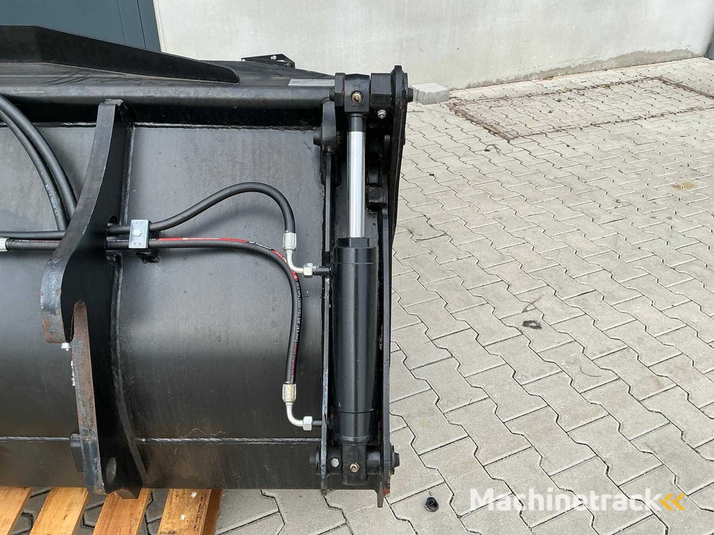 JCB - 332/R7794 - Excavator bucket 3-in-1