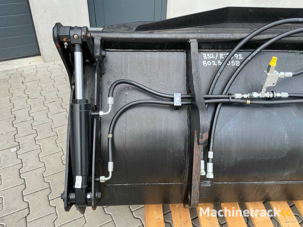 JCB - 332/R7794 - Excavator bucket 3-in-1