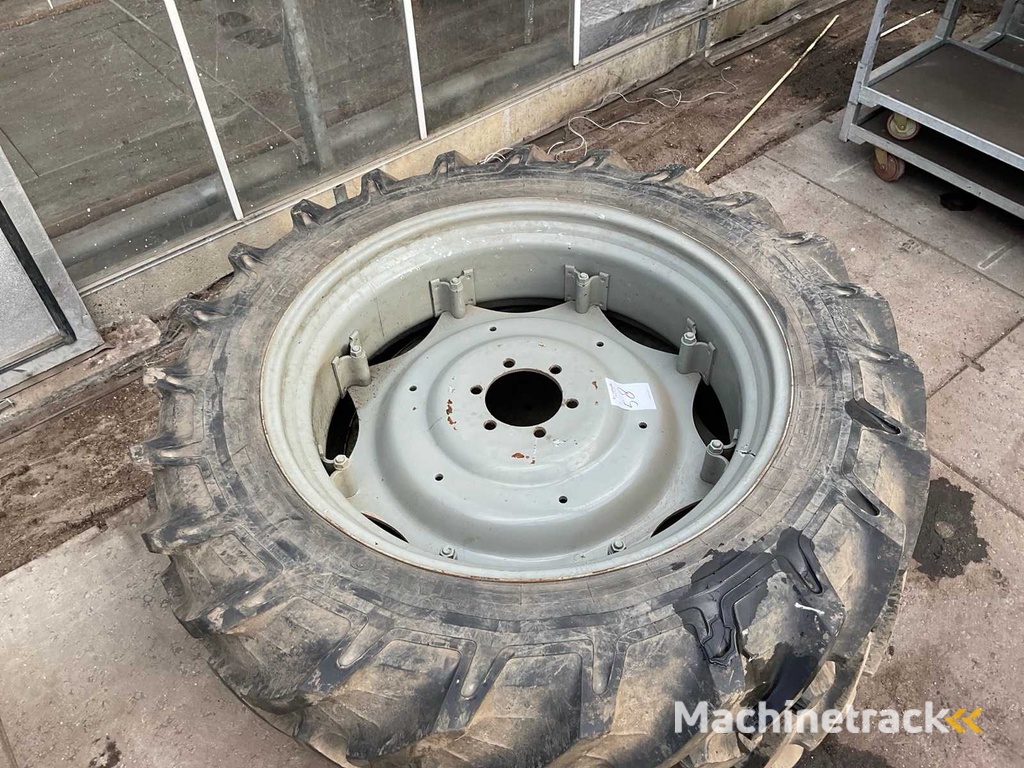 Pirelli TM300 S Tire with rim (2x)