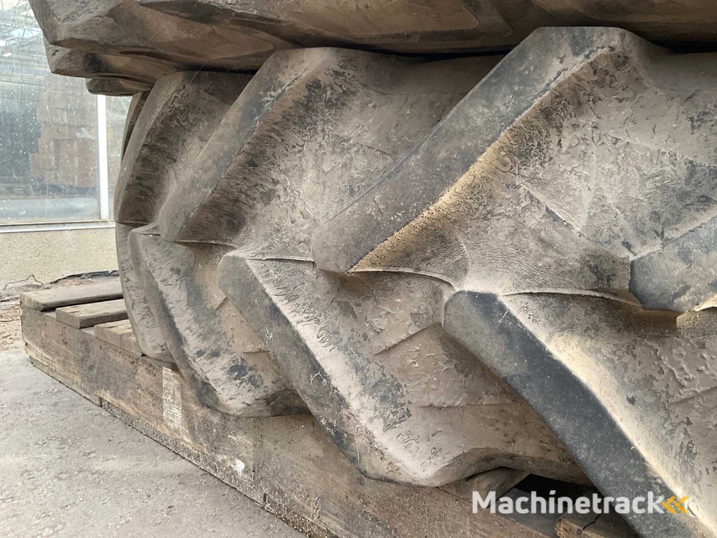 Pirelli TM300 S Tire with rim (2x)