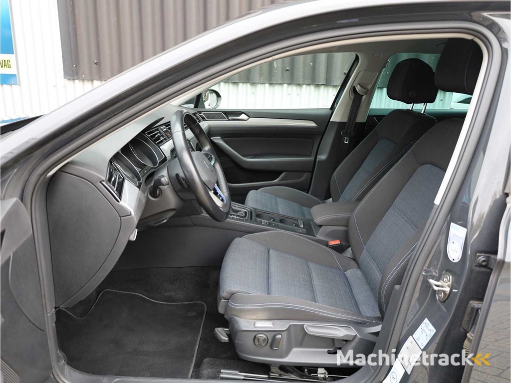 Volkswagen Passat Variant GTE 1.4 TSI PHEV 218HP Automatic 2021