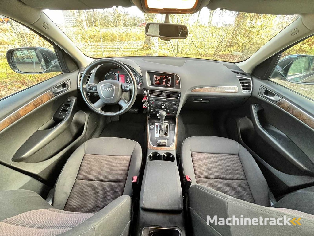 Audi Q5 2.0 TFSI quattro, Automatik, 16-HJV-8