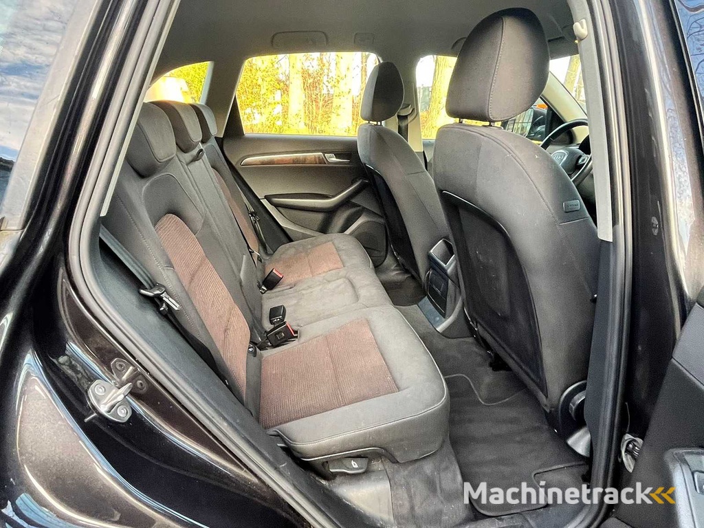 Audi Q5 2.0 TFSI quattro, Automatik, 16-HJV-8