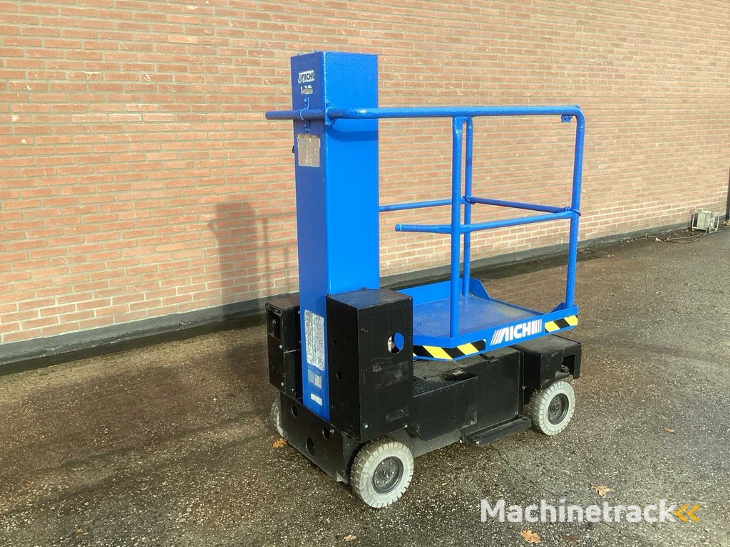 2008 Aichi SV04B Hoogwerker