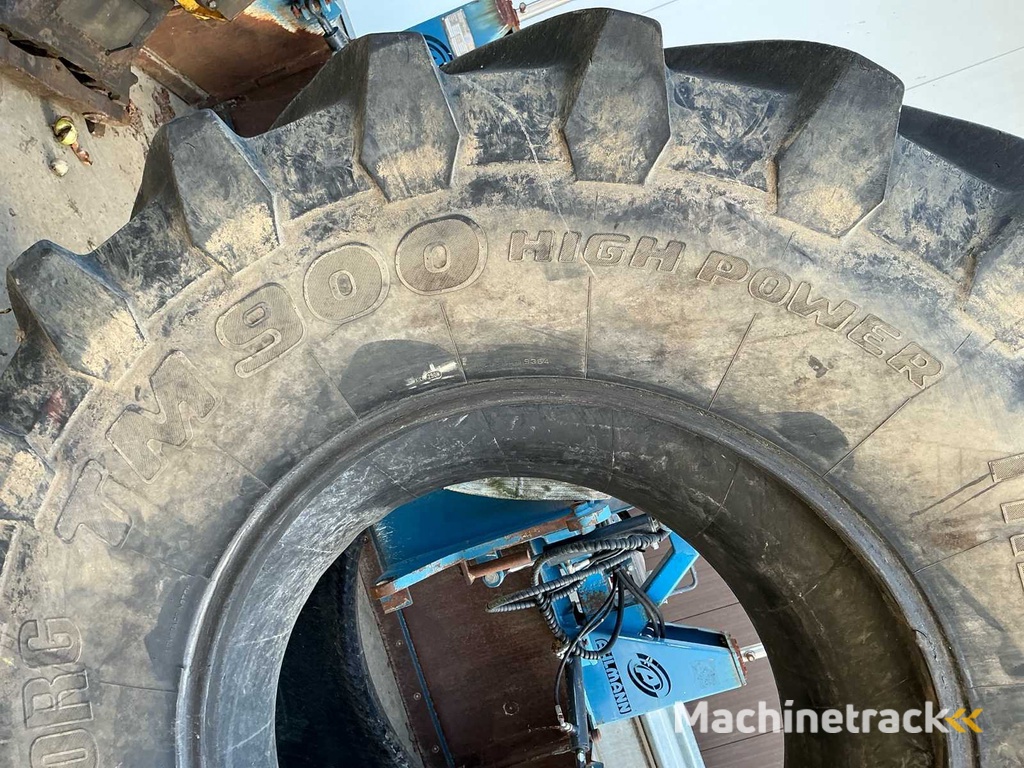 Trelleborg TM900 800/70R38 Reifen, Räder und Felgen