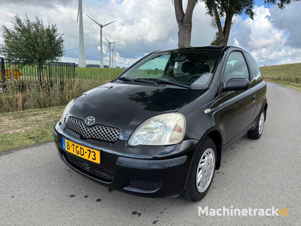 Toyota Yaris 1.0 VVT-i 8-TGD-73