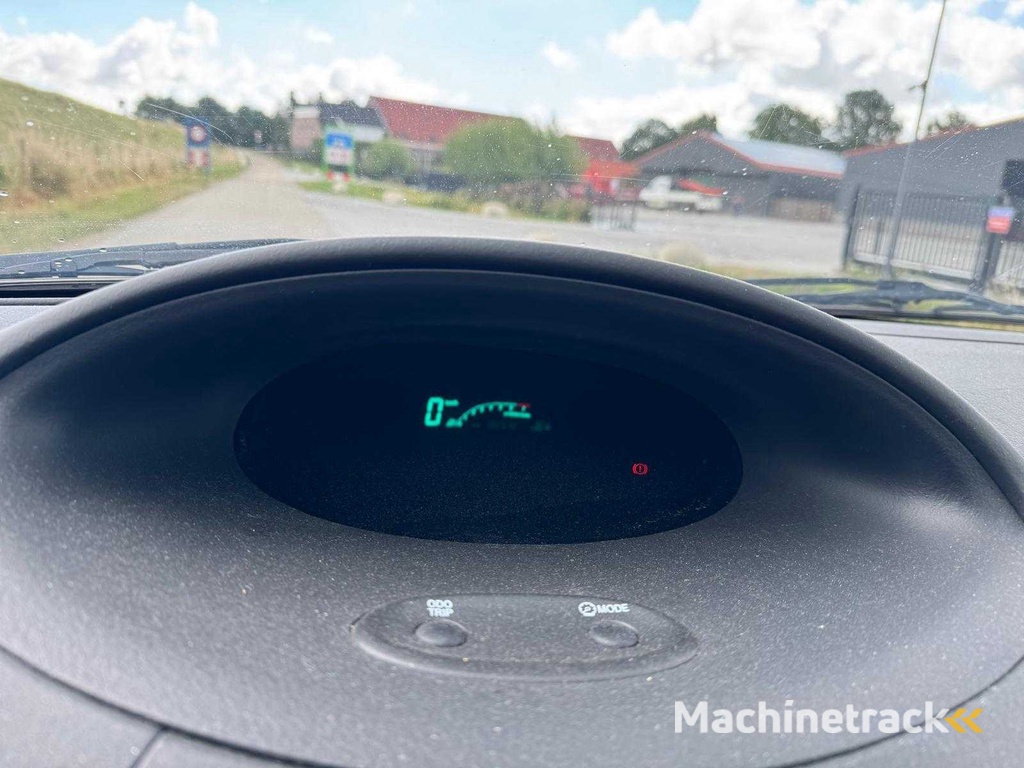 Toyota Yaris 1.0 VVT-i 8-TGD-73