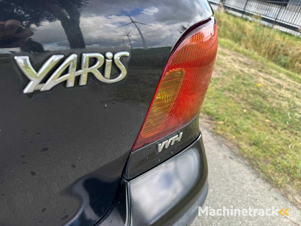 Toyota Yaris 1.0 VVT-i 8-TGD-73