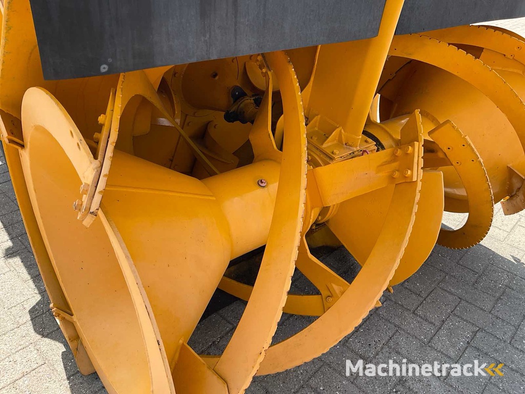 1970 Rolba R 400 D Sneeuwschuiver sleuvendichter