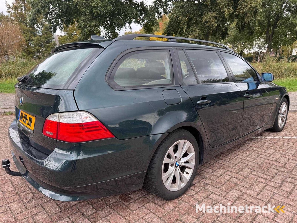 BMW 530Xi Touring Business Line Automaat, 61-ZR-JR