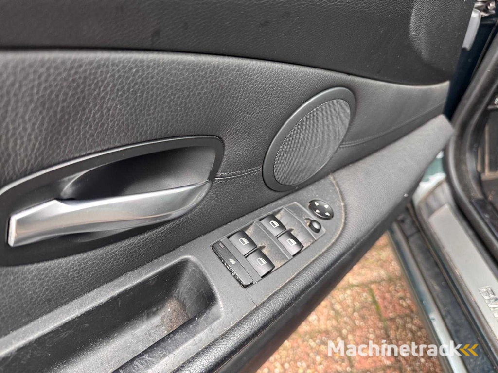 BMW 530Xi Touring Business Line Automaat, 61-ZR-JR