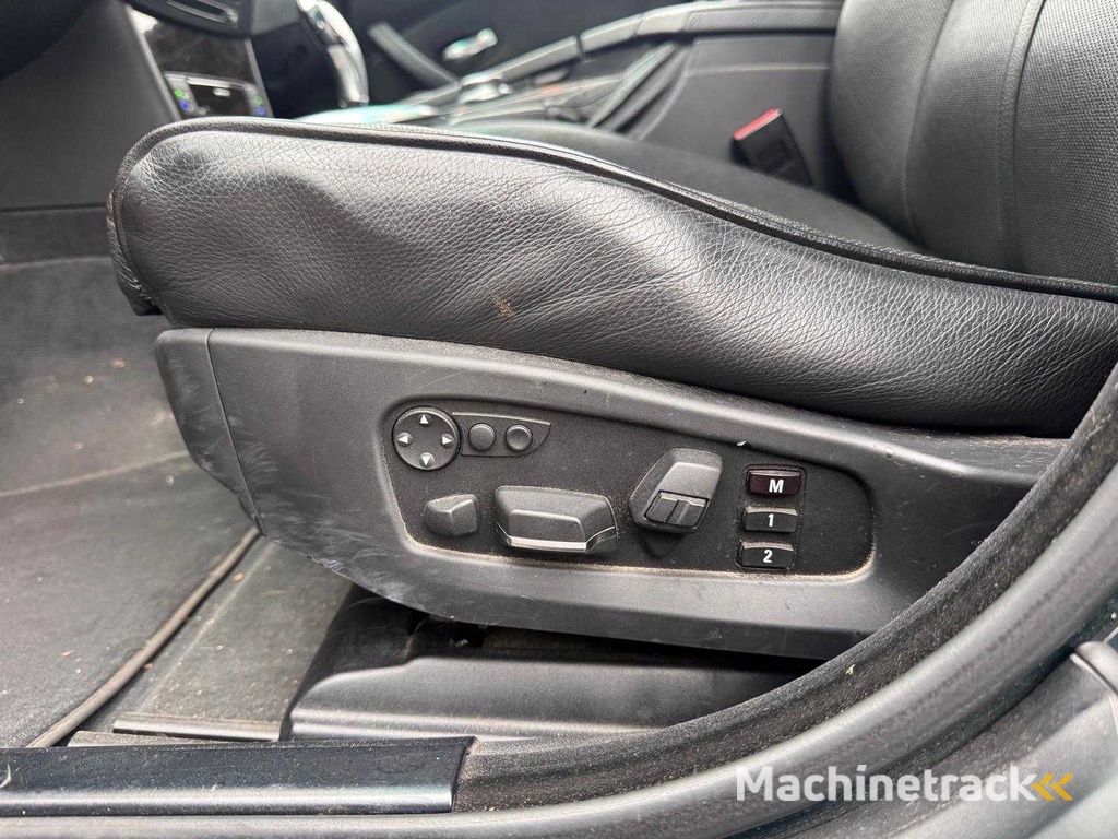 BMW 530Xi Touring Business Line Automaat, 61-ZR-JR