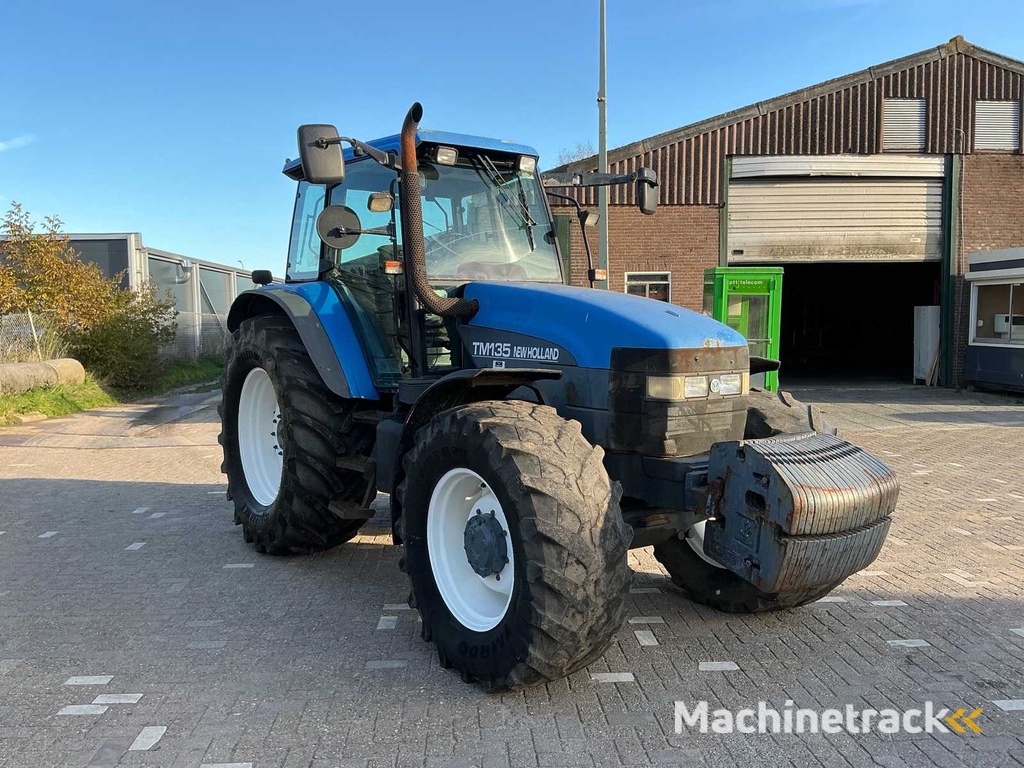2002 New holland TM135 All-wheel drive farm tractor