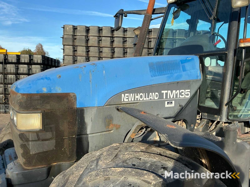 2002 New holland TM135 All-wheel drive farm tractor