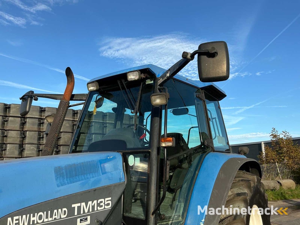 2002 New holland TM135 All-wheel drive farm tractor