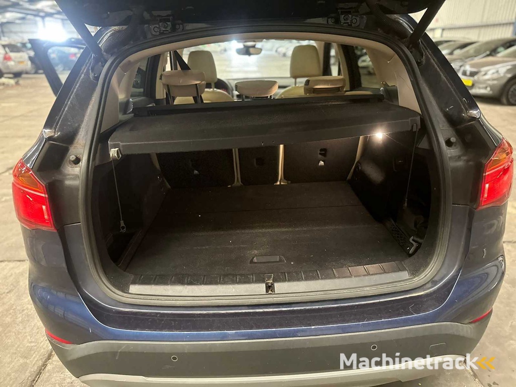 BMW X1 sDrive18i High Executive Automatikgetriebe; L-739-KX