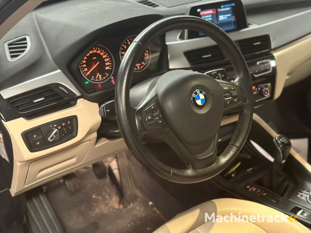 BMW X1 sDrive18i High Executive Automatikgetriebe; L-739-KX