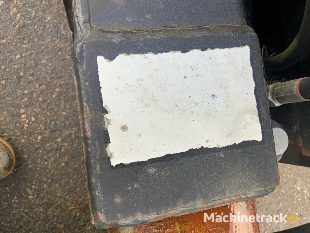 Riesige Ballenklammer