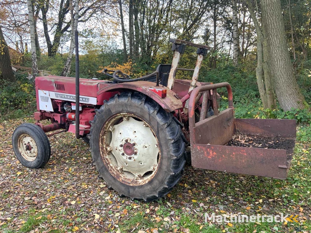 International 383 Two-wheel drive agricultural tractor