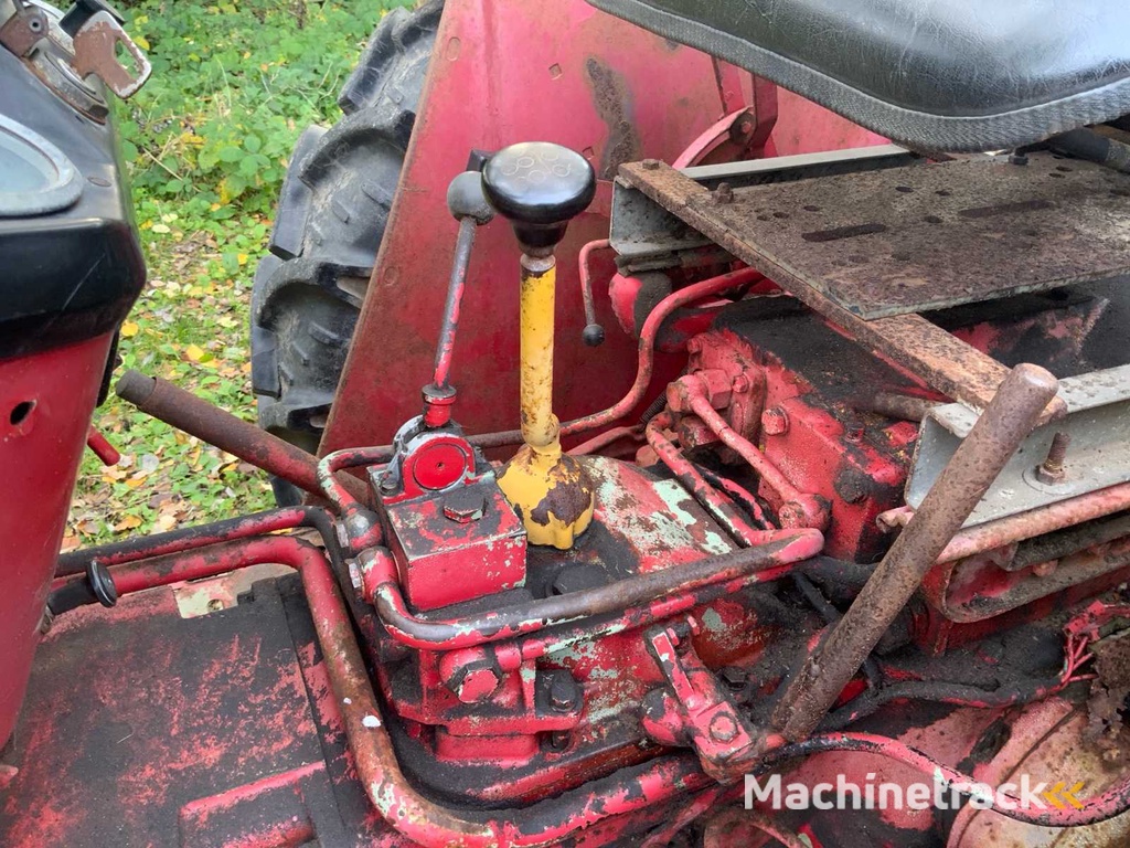 International 383 Two-wheel drive agricultural tractor