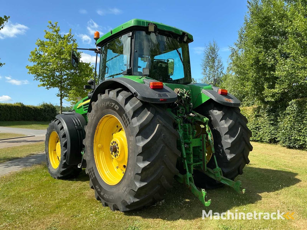 2004 John Deere 7920 All-wheel drive farm tractor