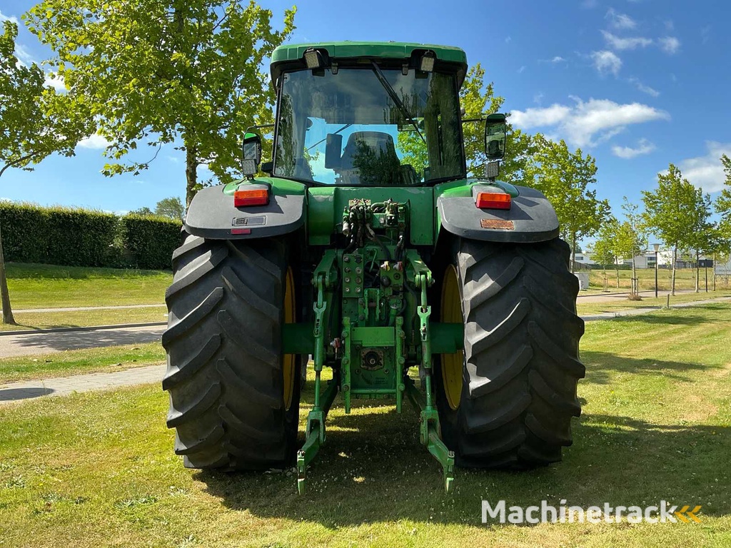 2004 John Deere 7920 All-wheel drive farm tractor