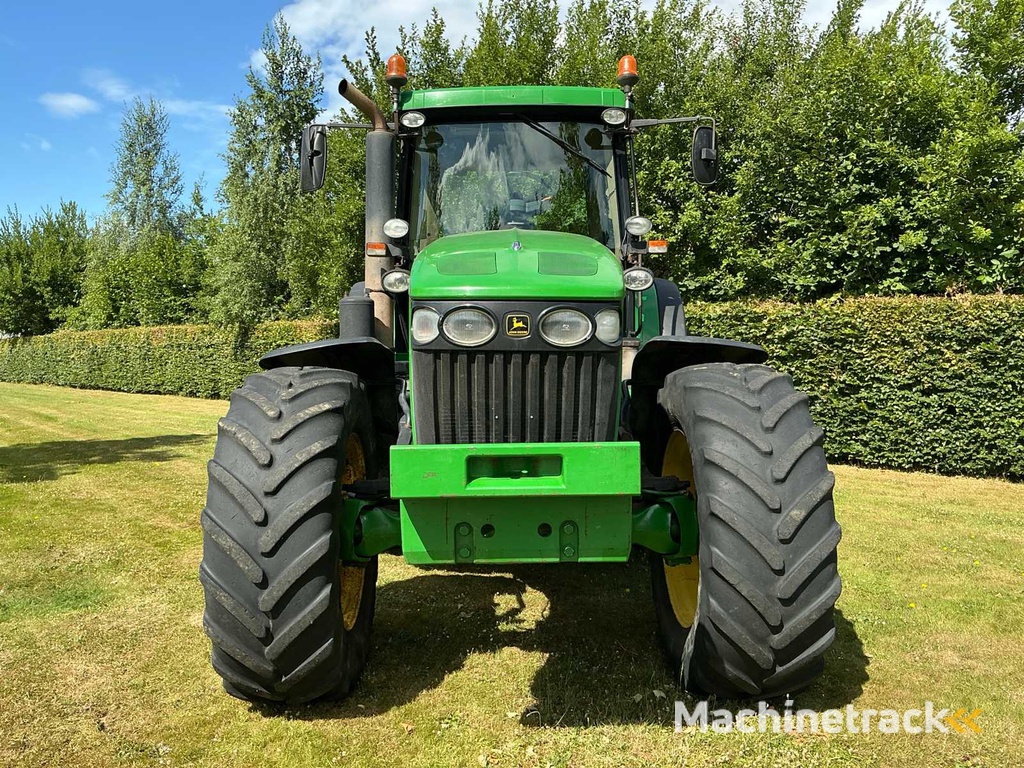 2004 John Deere 7920 All-wheel drive farm tractor