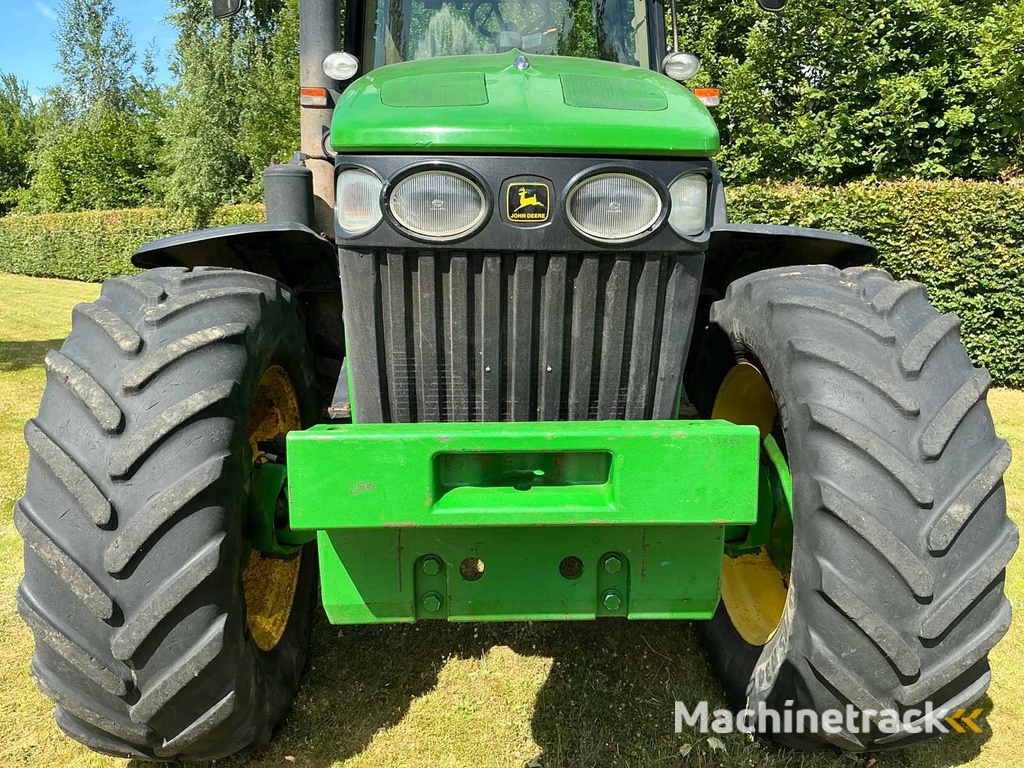 2004 John Deere 7920 All-wheel drive farm tractor