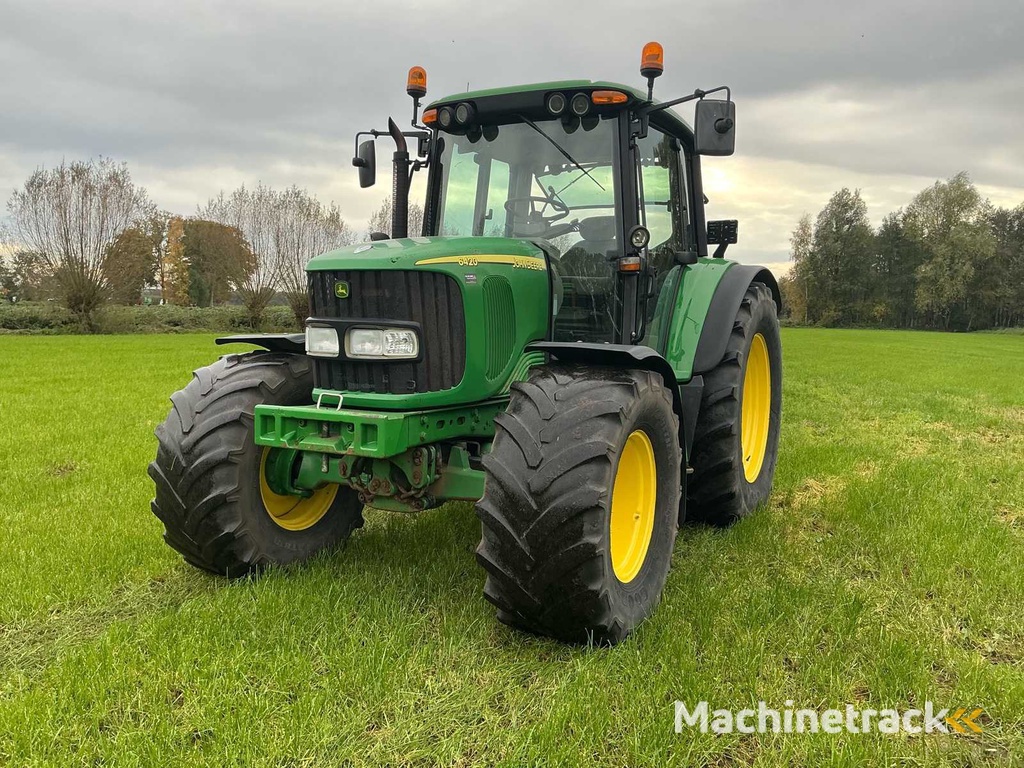 John Deere - 2005 - 6420 M - All-wheel drive farm tractor