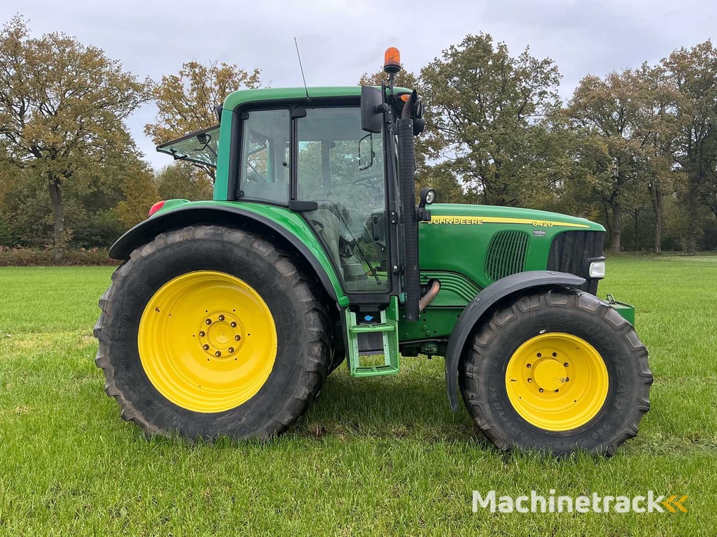 John Deere - 2005 - 6420 M - All-wheel drive farm tractor