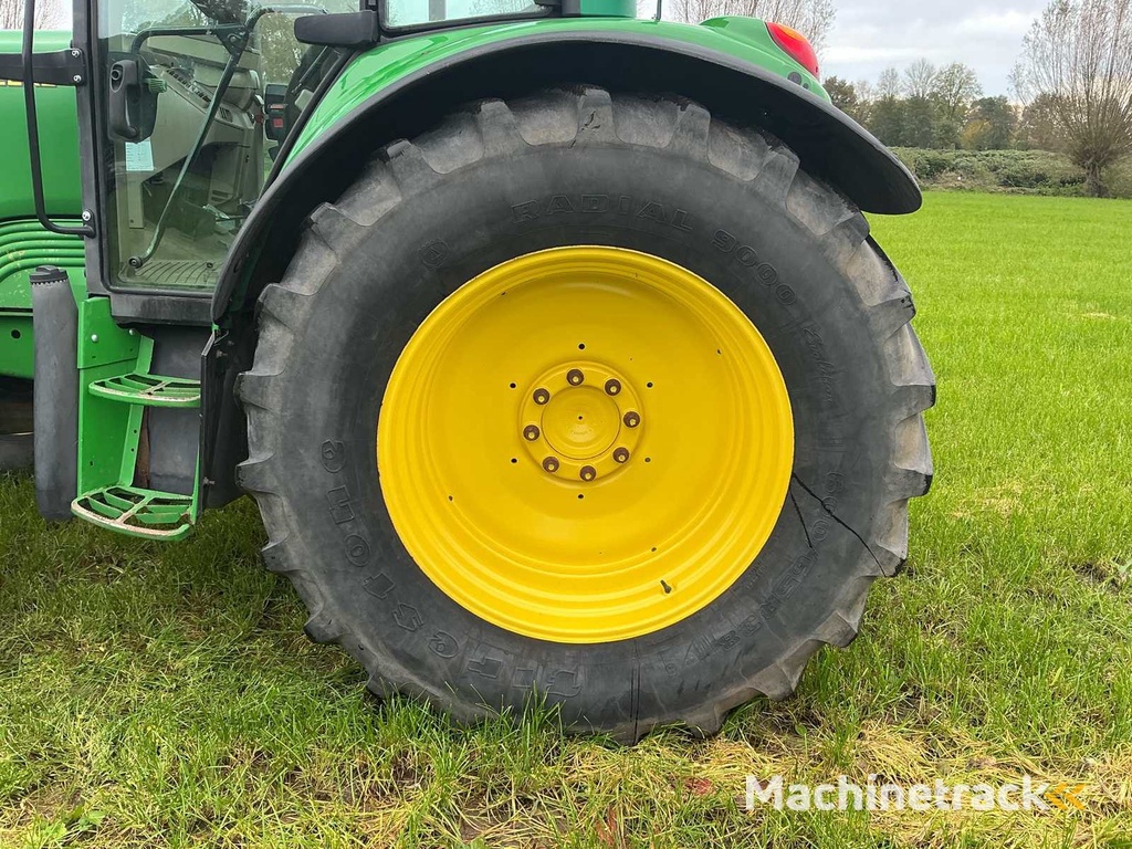 John Deere - 2005 - 6420 M - All-wheel drive farm tractor