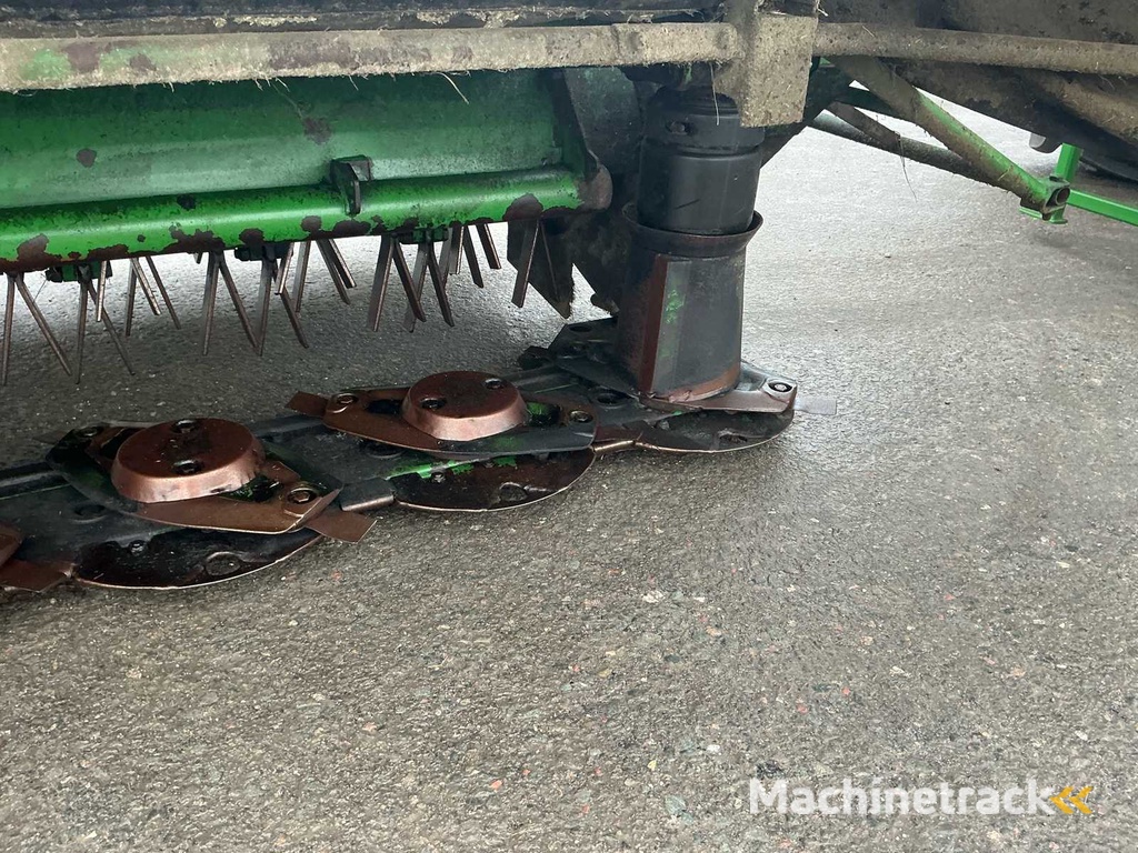 2015 John Deere 331 Scheibenmäher