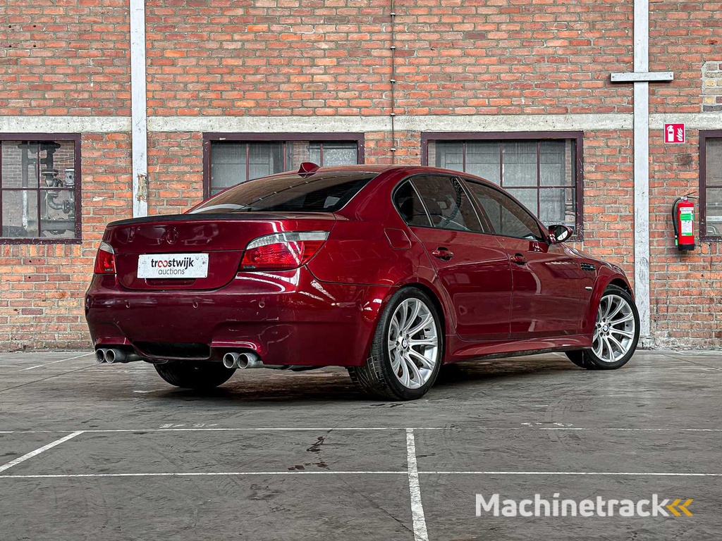 BMW M5 5.0 V10 E60 500PS 2006 5er