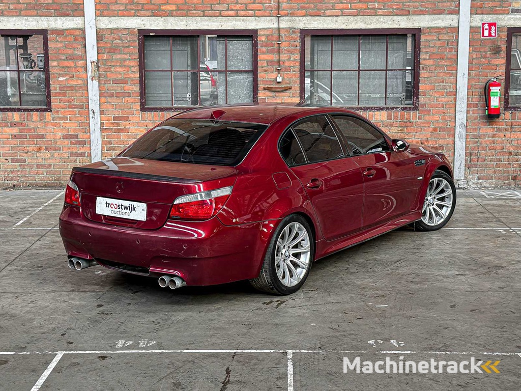 BMW M5 5.0 V10 E60 500PS 2006 5er