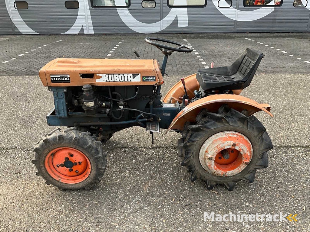 Kubota B6000 4WD Minitraktor