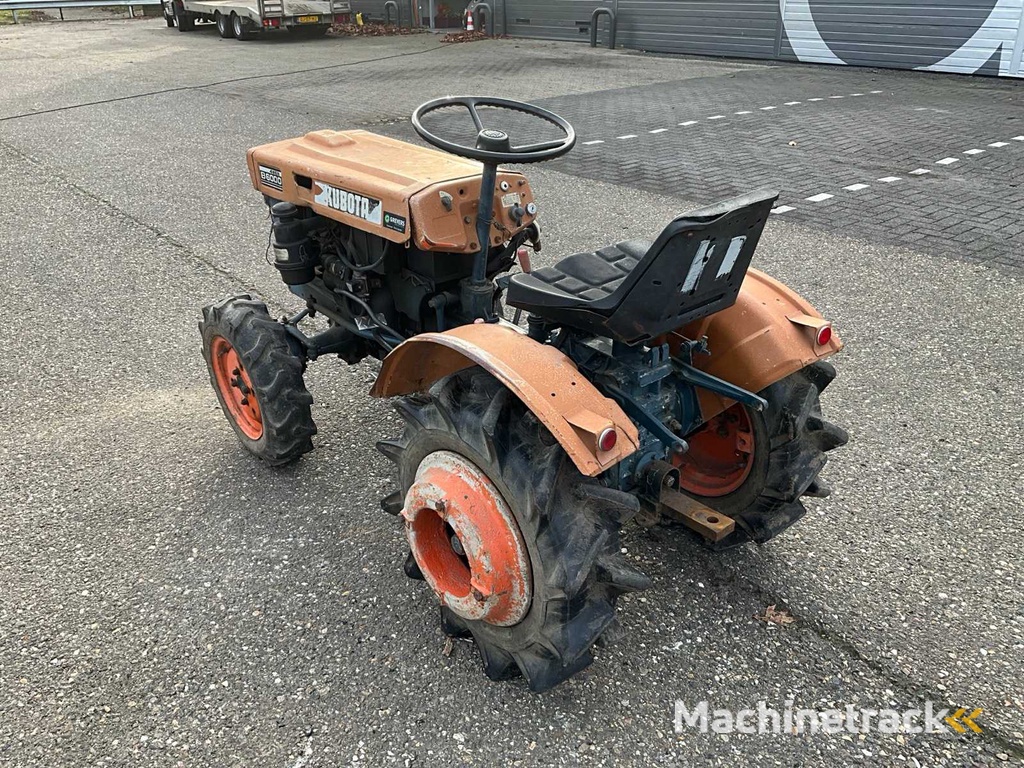 Kubota B6000 4WD Minitraktor