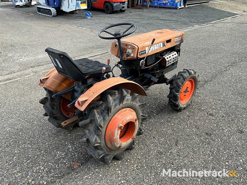 Kubota B6000 4WD Minitraktor